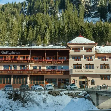First Mountain Otel